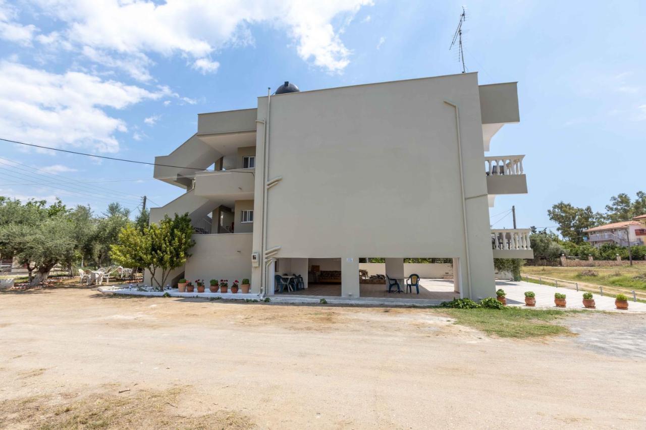 Apartamento Pansion Artemis Mavrovoúnion Exterior foto